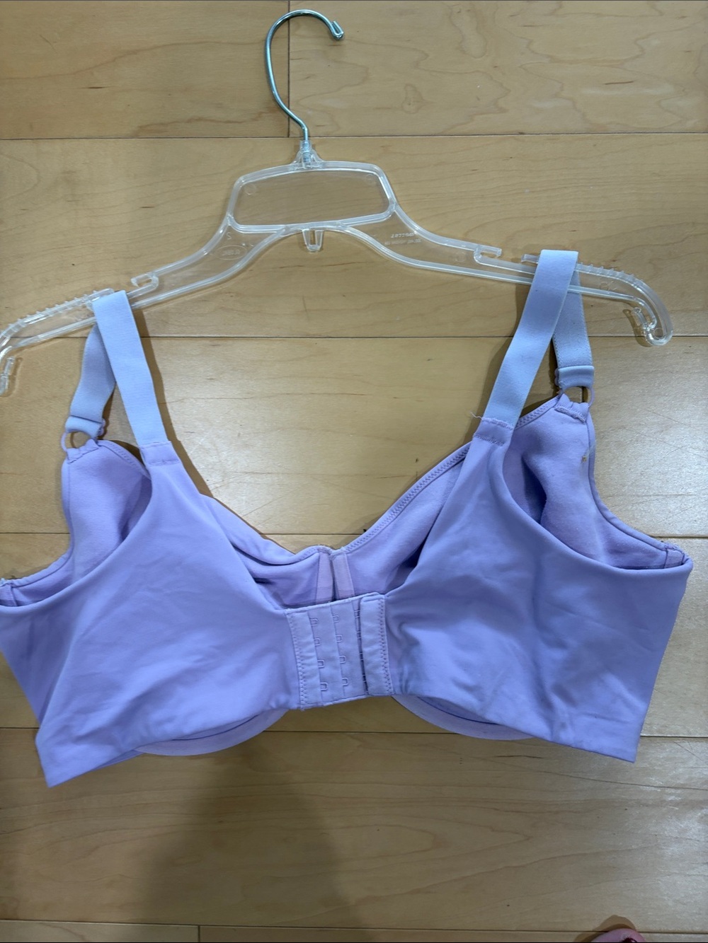 Vanity Fair Lavender Lace Underwire Bra
42DDD style 76571
Good condition - Picture 2 of 3